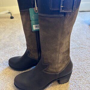 Olukai Emalani boots knee high 8.5 NEW